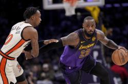 B体育vip注册-湖人遭遇失利，詹姆斯空砍分仍难胜的简单介绍