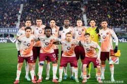 B体育竞技-期待欧洲足球盛事的来临，各国球队备战进行