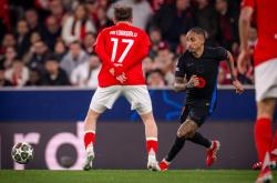 B体育官方-美因茨队在客场比赛中遭遇挫折