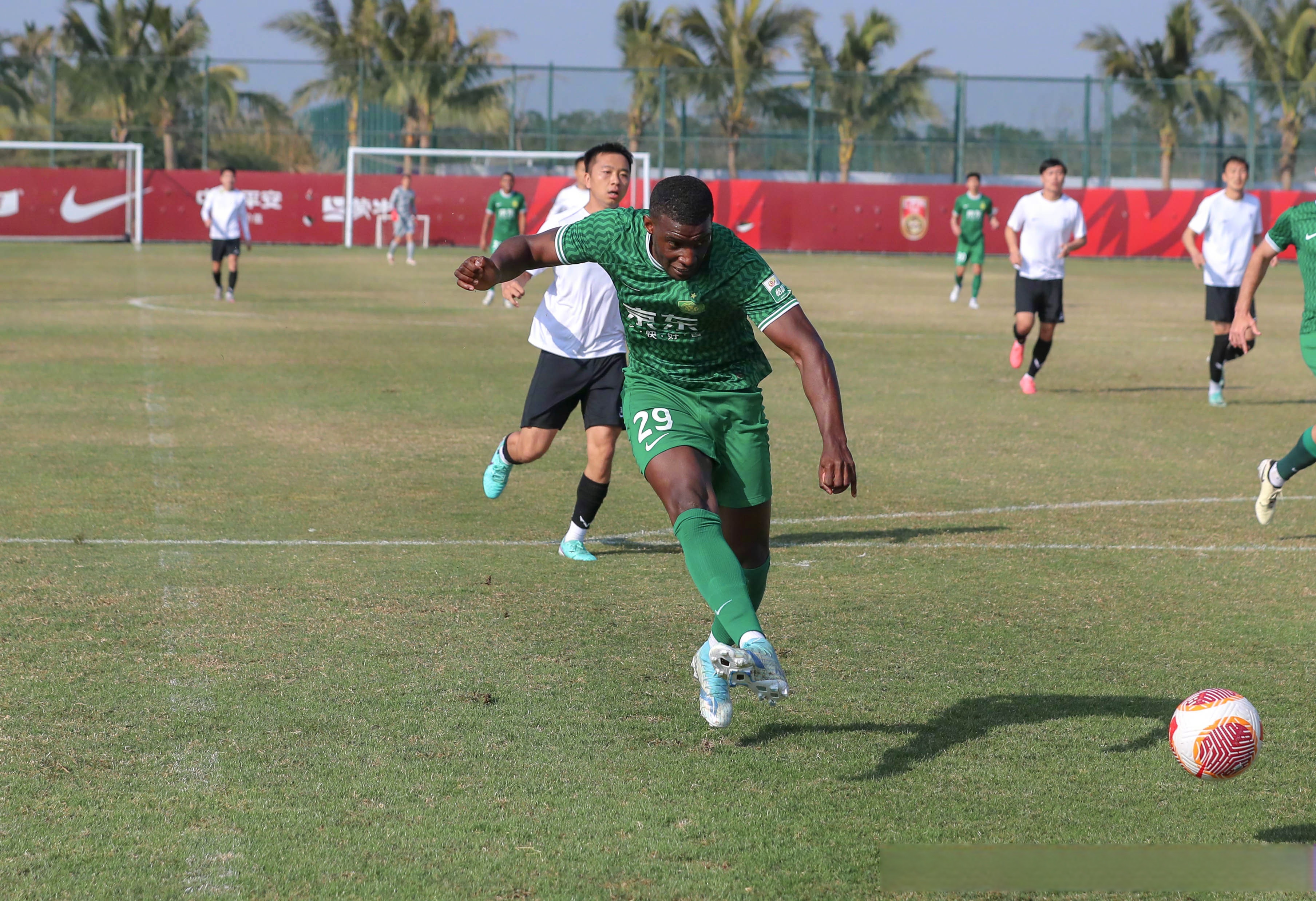 北京国安不敌重庆斯威,遭遇失利 北京国安不敌重庆斯威,遭遇失利