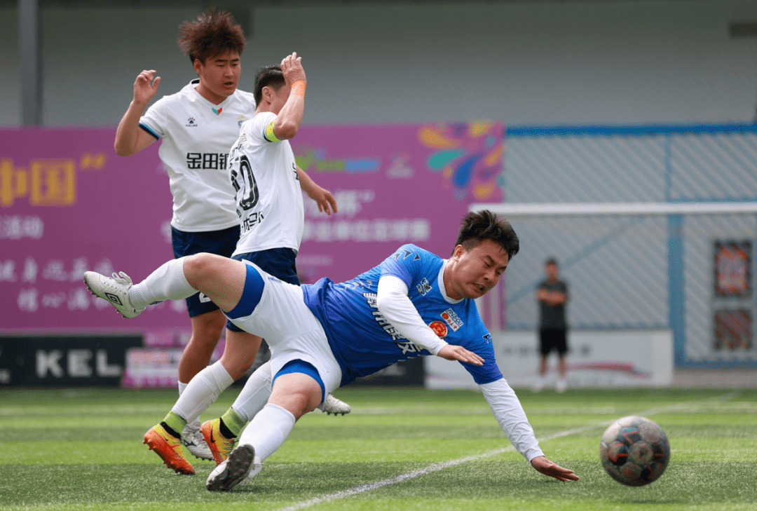 激战正酣，四强对战，请看双方如何过招！的简单介绍