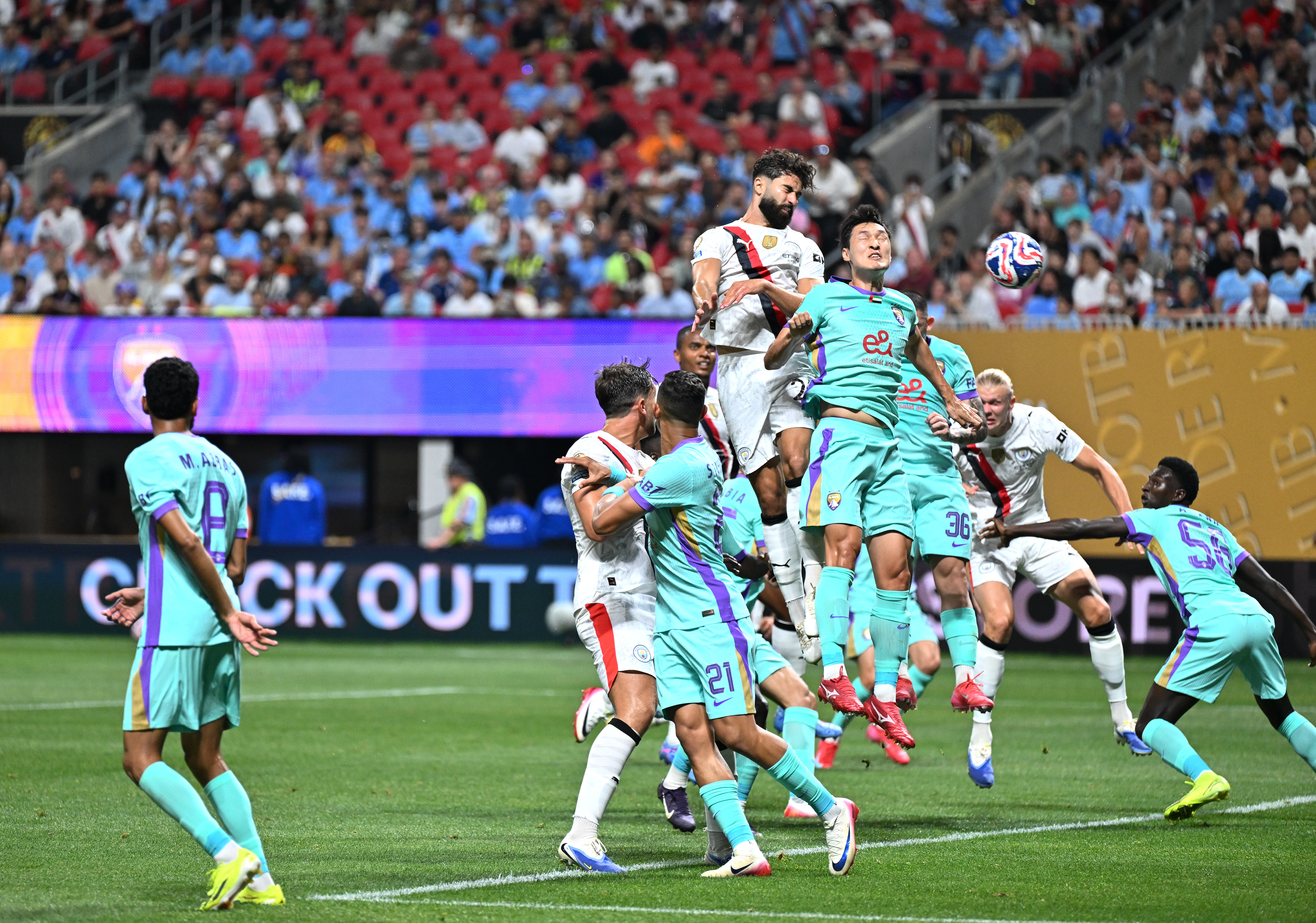 巨人之争，足球世界迎来顶级对抗的简单介绍