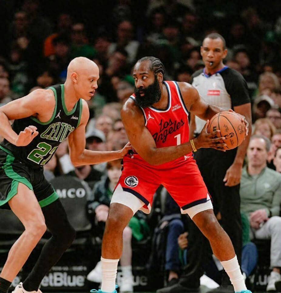 老鹰被逆转，篮板控制力成败关键的简单介绍